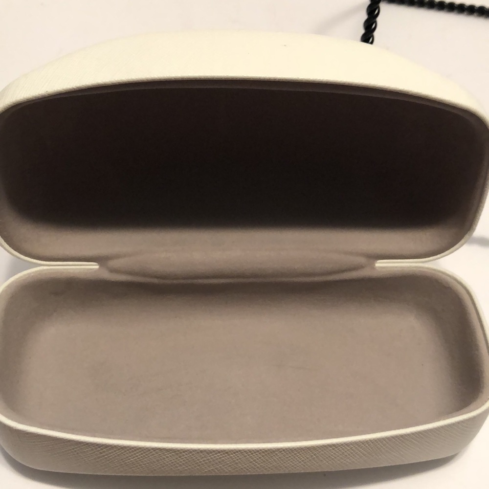 Michael Kors white hard shell sunglasses case - Picture 6 of 9